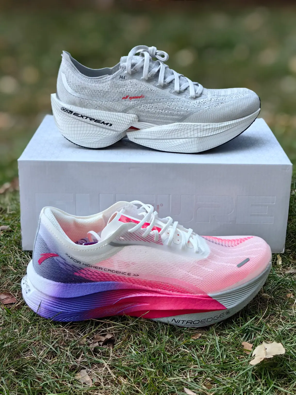 今年的国货碳板跑鞋真的很卷